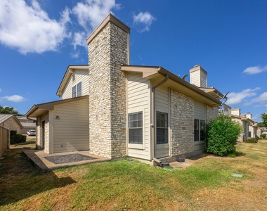 2201 Lakeway Blvd - Photo Thumbnail 26
