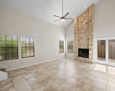2201 Lakeway Blvd - Photo Thumbnail 3