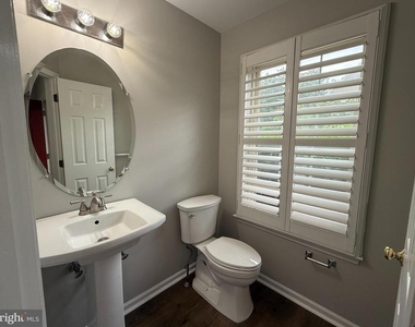 155 Weybridge Drive - Photo Thumbnail 12