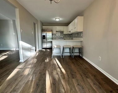155 Weybridge Drive - Photo Thumbnail 8