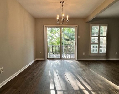 155 Weybridge Drive - Photo Thumbnail 7