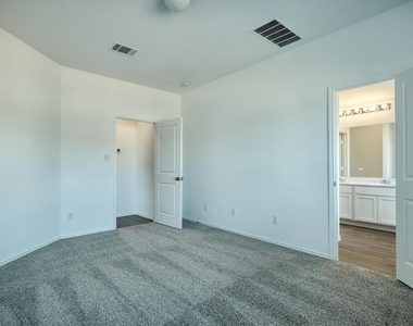 241 Majestic Cedar Ct - Photo Thumbnail 8