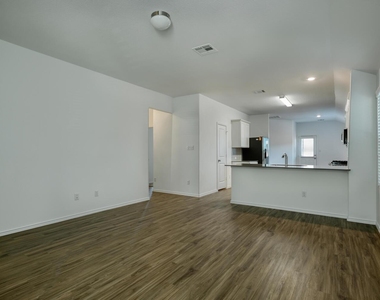 241 Majestic Cedar Ct - Photo Thumbnail 2