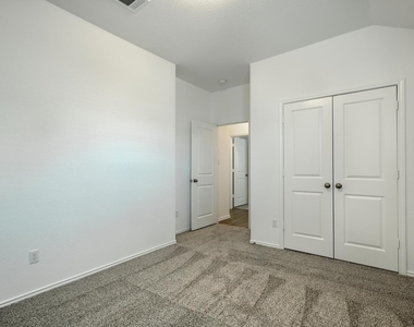 241 Majestic Cedar Ct - Photo Thumbnail 12