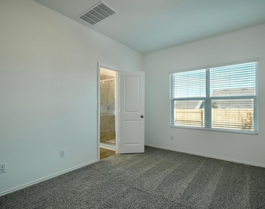 241 Majestic Cedar Ct - Photo Thumbnail 7