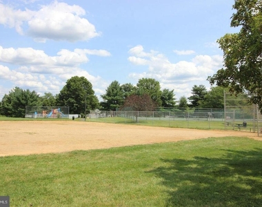 36 Honey Locust Lane - Photo Thumbnail 42