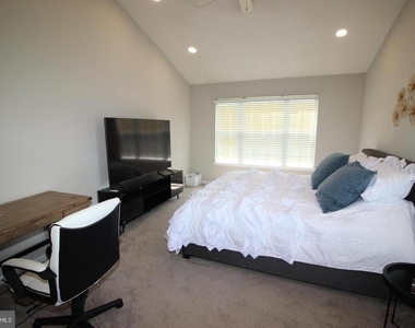 36 Honey Locust Lane - Photo Thumbnail 27