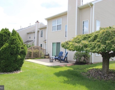 36 Honey Locust Lane - Photo Thumbnail 4