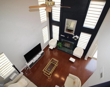 36 Honey Locust Lane - Photo Thumbnail 18