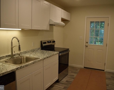2101 Hill Road - Photo Thumbnail 4