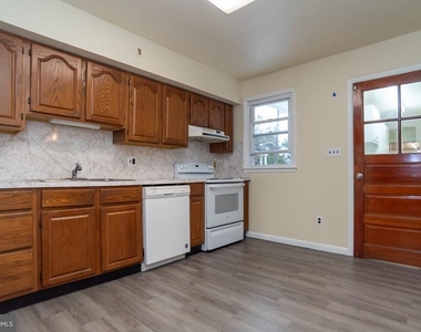 123 Mill Street - Photo Thumbnail 3
