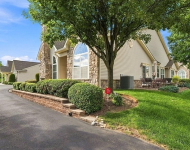 102 Villa Drive - Photo Thumbnail 3