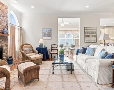 102 Villa Drive - Photo Thumbnail 9