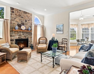 102 Villa Drive - Photo Thumbnail 8