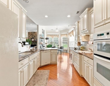 102 Villa Drive - Photo Thumbnail 17