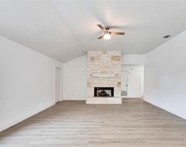 451 County Road 276 Rd - Photo Thumbnail 8