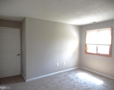 2401 Ravens Crest Drive - Photo Thumbnail 9