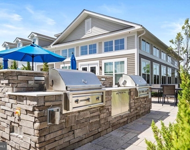 3327 Poplar Place - Photo Thumbnail 28