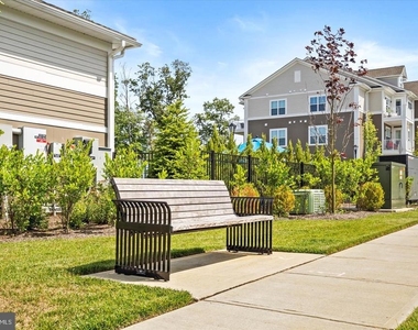 3327 Poplar Place - Photo Thumbnail 35