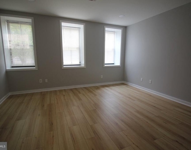 20 Swan Street - Photo Thumbnail 1