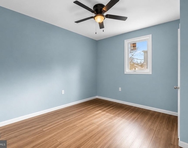 565 Lamberton Street - Photo Thumbnail 8