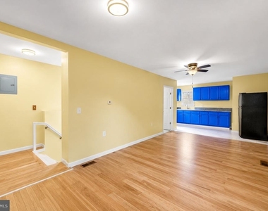 565 Lamberton Street - Photo Thumbnail 4