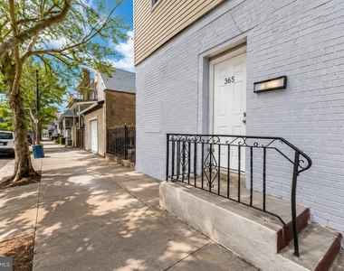 565 Lamberton Street - Photo Thumbnail 1