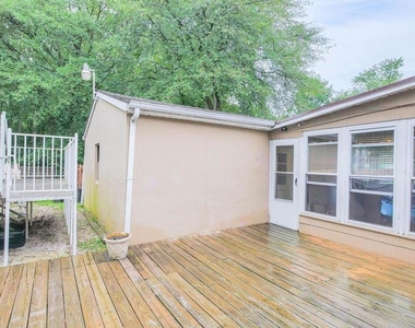 100 Kennedy Boulevard - Photo Thumbnail 28