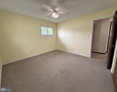 100 Kennedy Boulevard - Photo Thumbnail 24