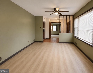 100 Kennedy Boulevard - Photo Thumbnail 15