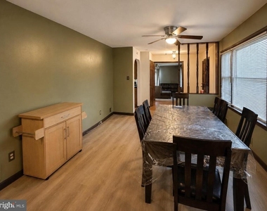 100 Kennedy Boulevard - Photo Thumbnail 14