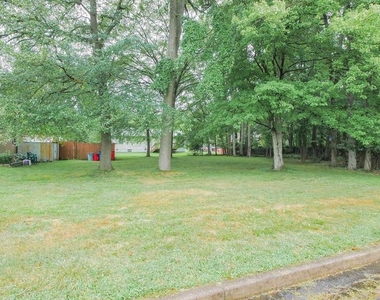 100 Kennedy Boulevard - Photo Thumbnail 33