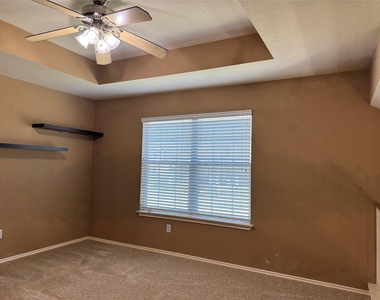 1900 Scofield Ridge Pkwy - Photo Thumbnail 5