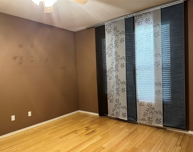1900 Scofield Ridge Pkwy - Photo Thumbnail 7