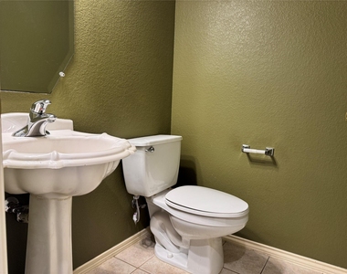 1900 Scofield Ridge Pkwy - Photo Thumbnail 14