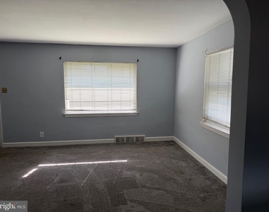 2248 Hollinshed Avenue - Photo Thumbnail 24