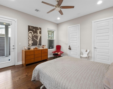 1100 Saucedo St - Photo Thumbnail 11