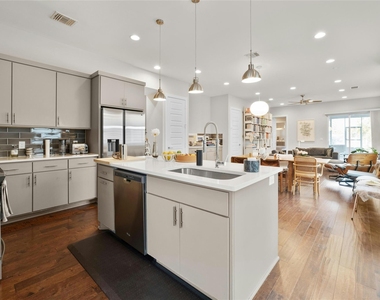 1100 Saucedo St - Photo Thumbnail 6