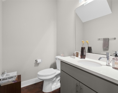 1100 Saucedo St - Photo Thumbnail 9