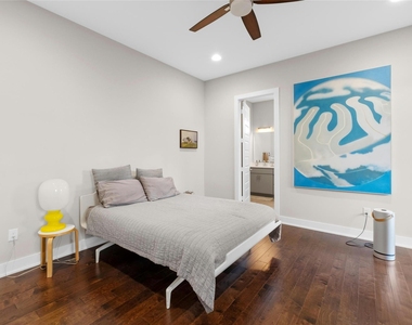 1100 Saucedo St - Photo Thumbnail 10