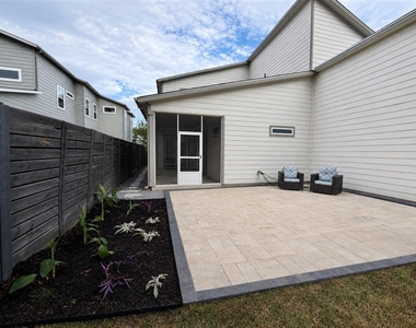 1100 Saucedo St - Photo Thumbnail 22