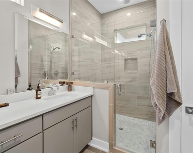 1100 Saucedo St - Photo Thumbnail 13