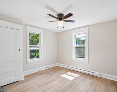 102 E Park Avenue - Photo Thumbnail 11