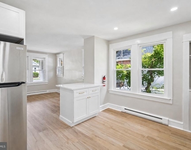 102 E Park Avenue - Photo Thumbnail 6