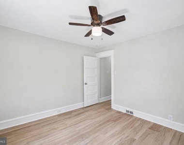102 E Park Avenue - Photo Thumbnail 12