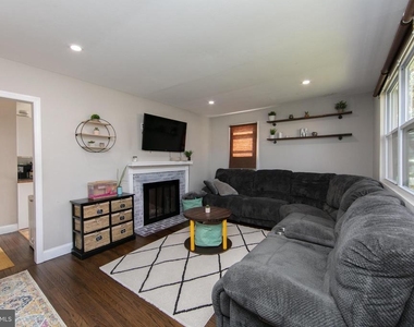 521 5th Avenue - Photo Thumbnail 3