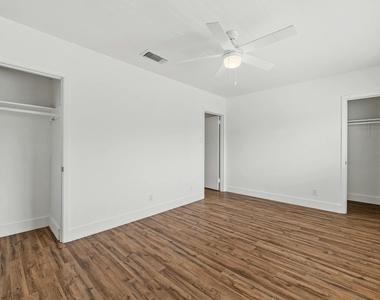 2401 Winsted Ln - Photo Thumbnail 14