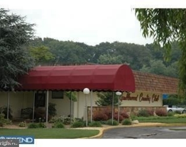 1605 Augusta Circle - Photo Thumbnail 11