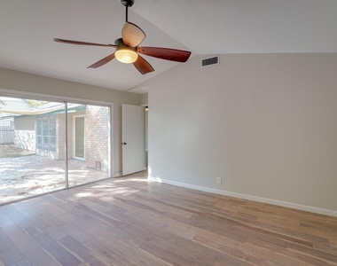 10110 Aspen St - Photo Thumbnail 14