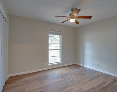 10110 Aspen St - Photo Thumbnail 8